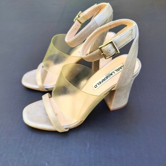 KARL LAGERFELD PARIS Raya Taupe/Beige Velvet Block Heels Ankle Strap Sandal 6.5 - Picture 1 of 11